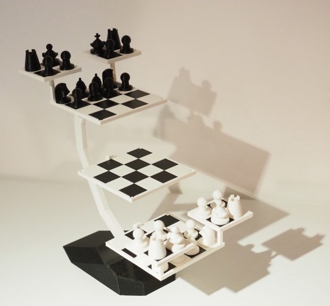 3D-geddrucktes Schachbrett über mehrere Etagen aus Star Trek